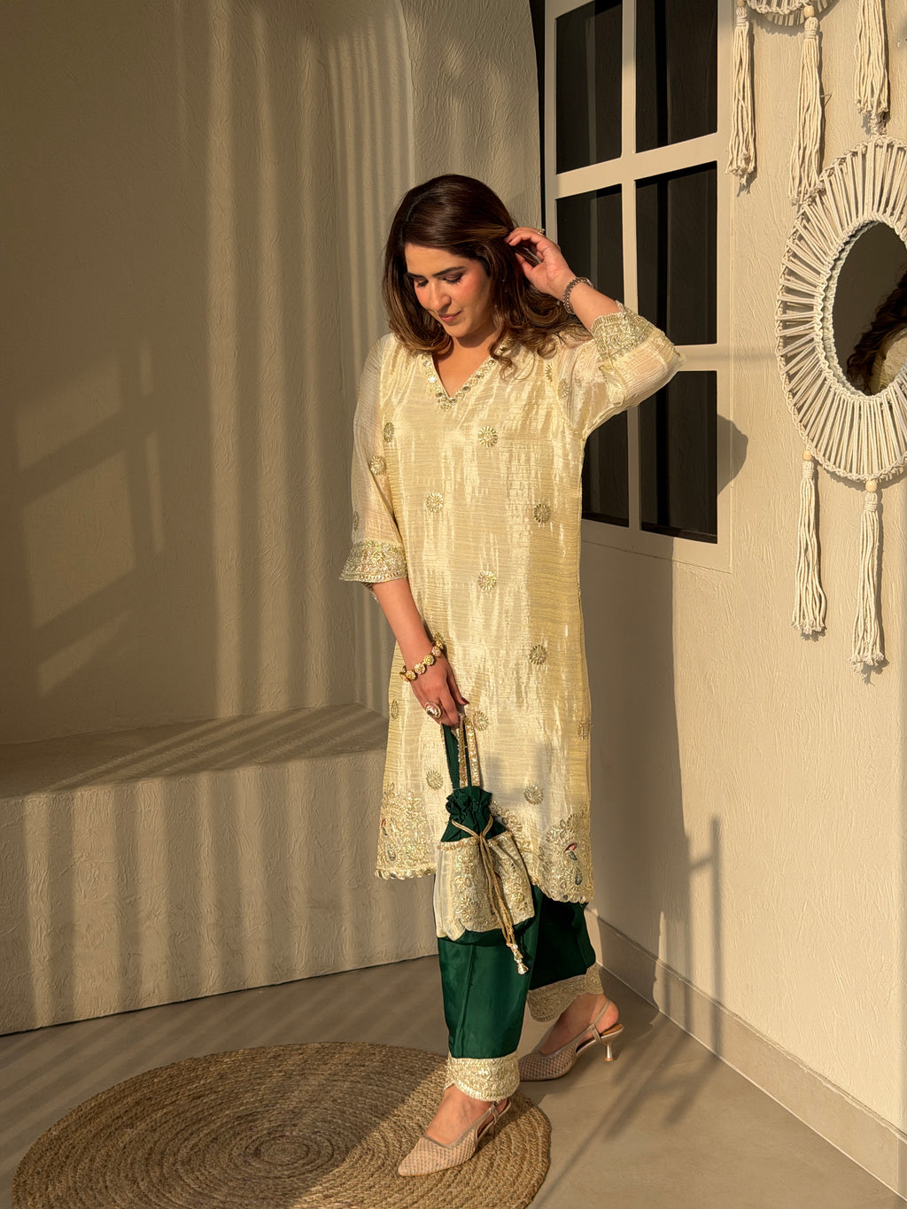 IVORY&GREEN EMBROIDERED SET