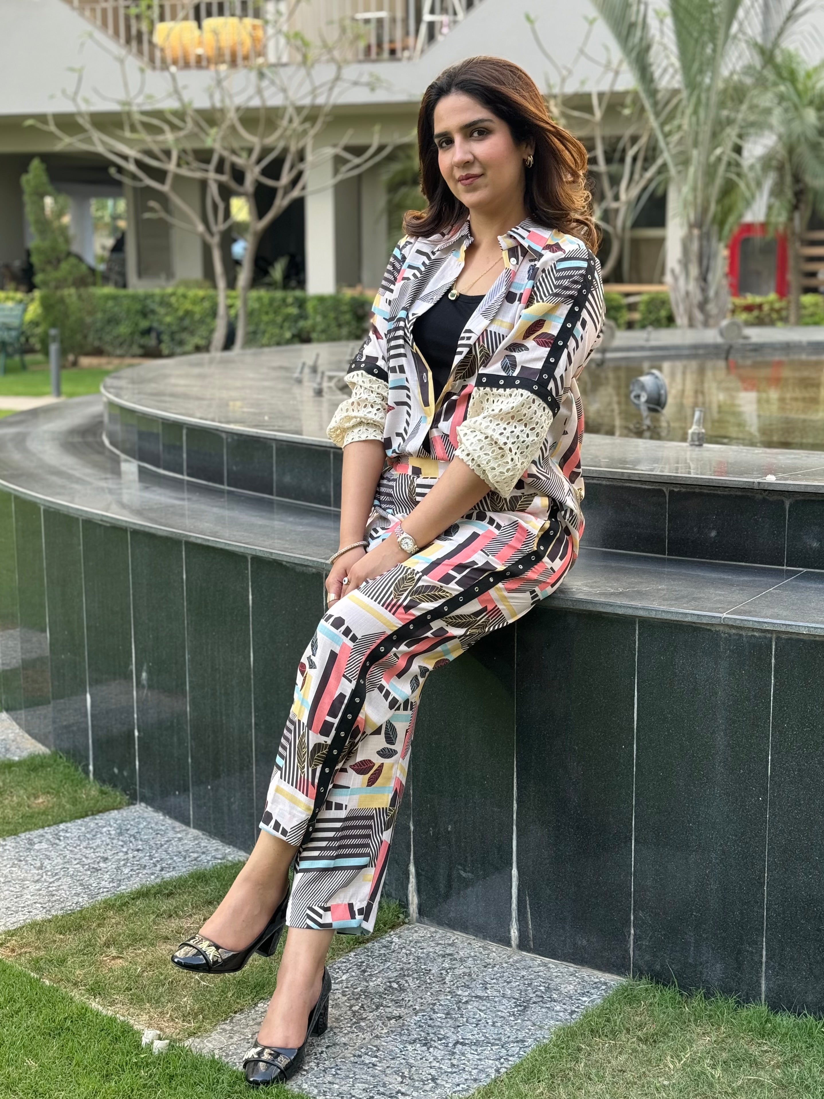 GEOMETRICAL PRINTED SET