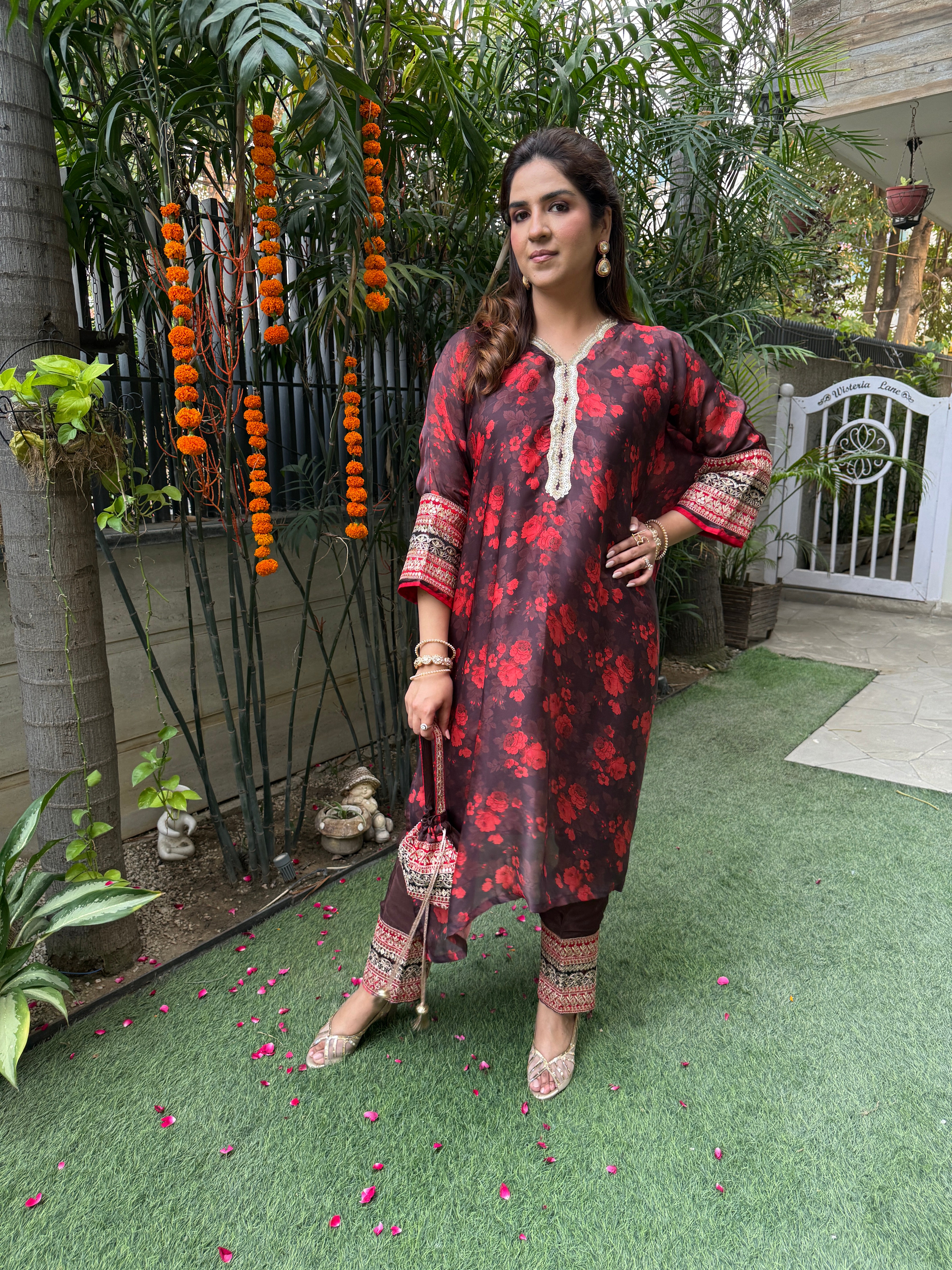 FLORAL RED CHOCOLATE SET