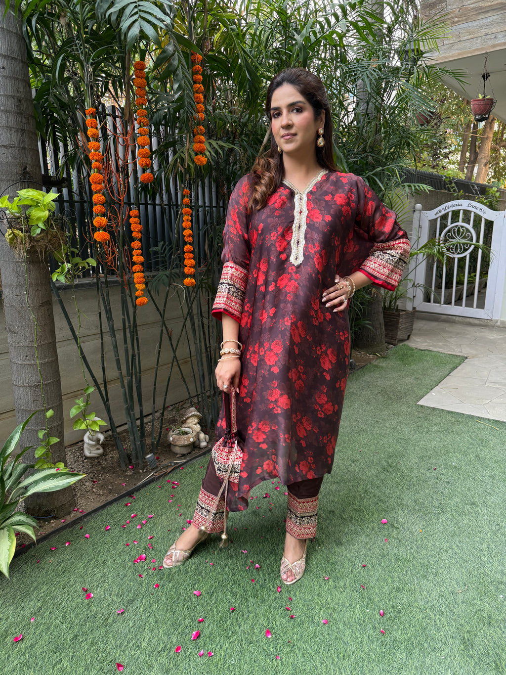 FLORAL RED CHOCOLATE SET