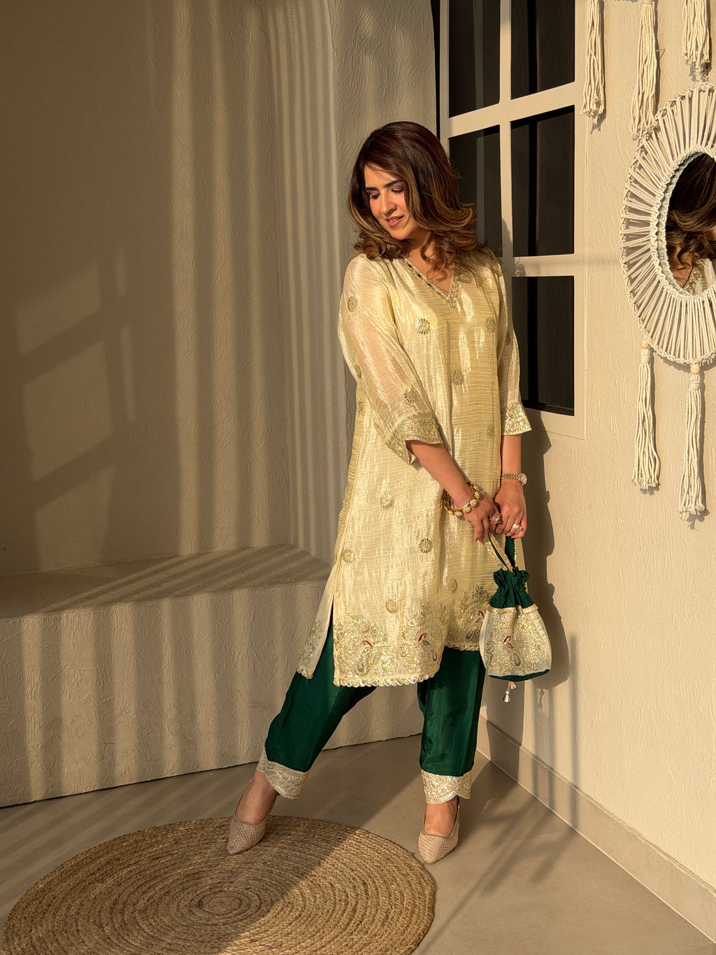 IVORY&GREEN EMBROIDERED SET