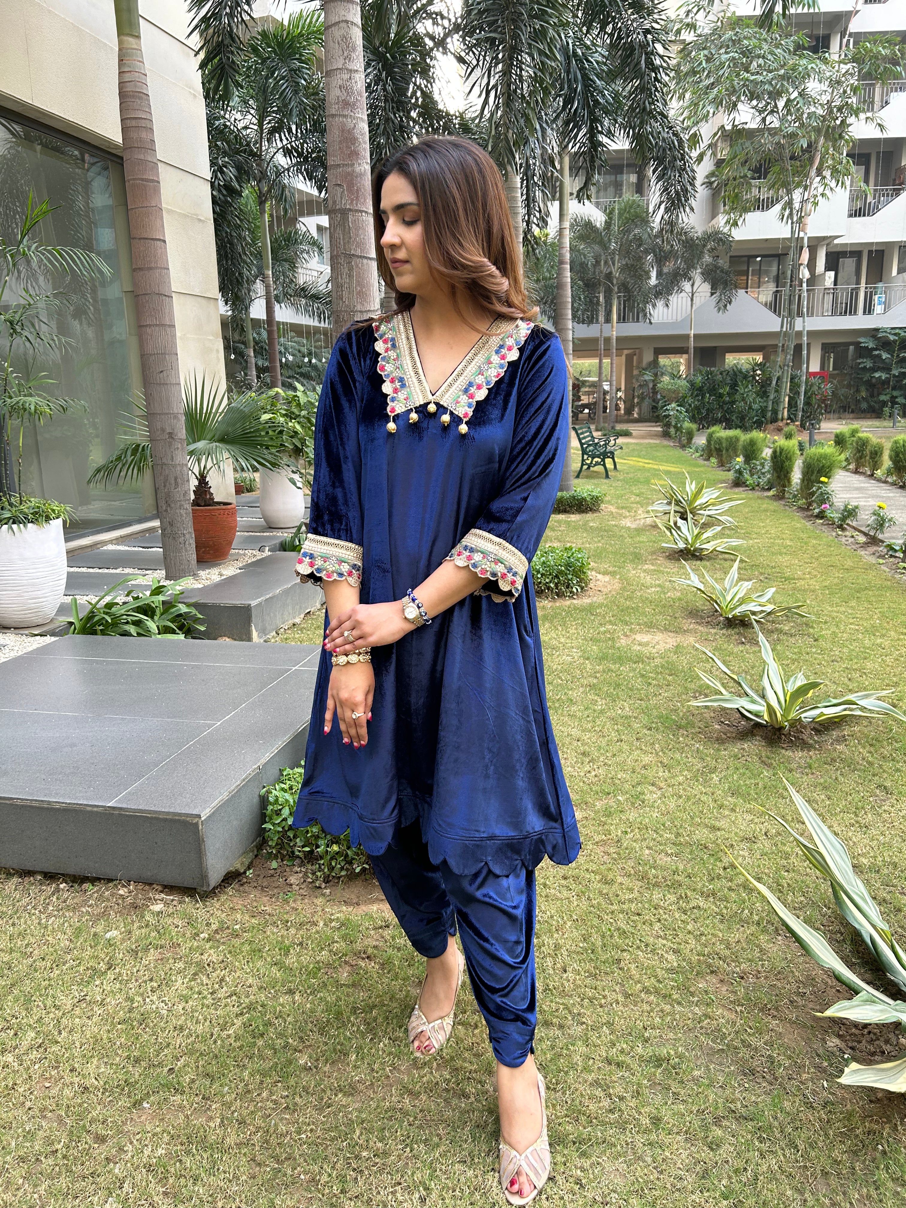 BLUE SILK VELVET SCALLOPED SET