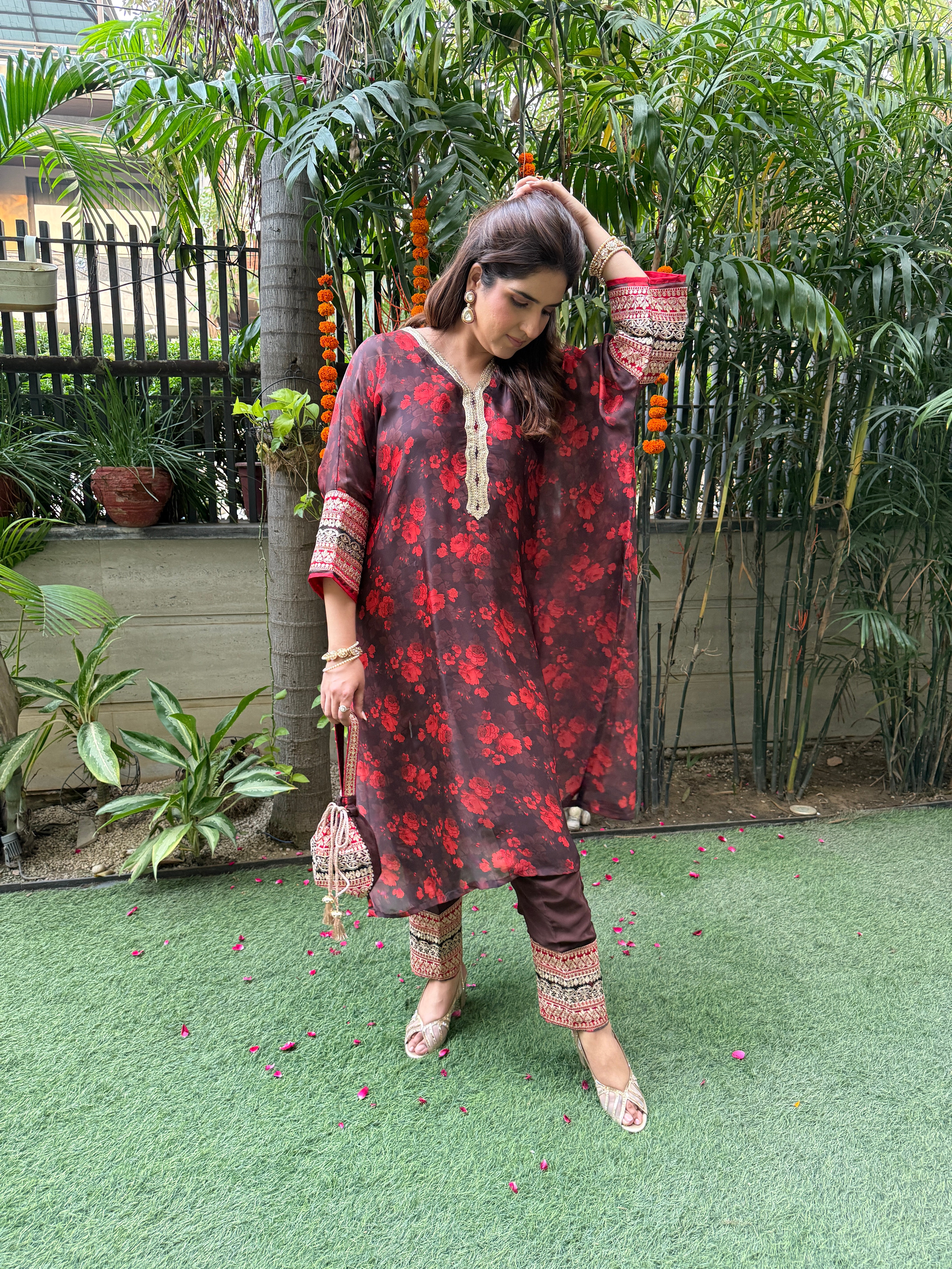 FLORAL RED CHOCOLATE SET