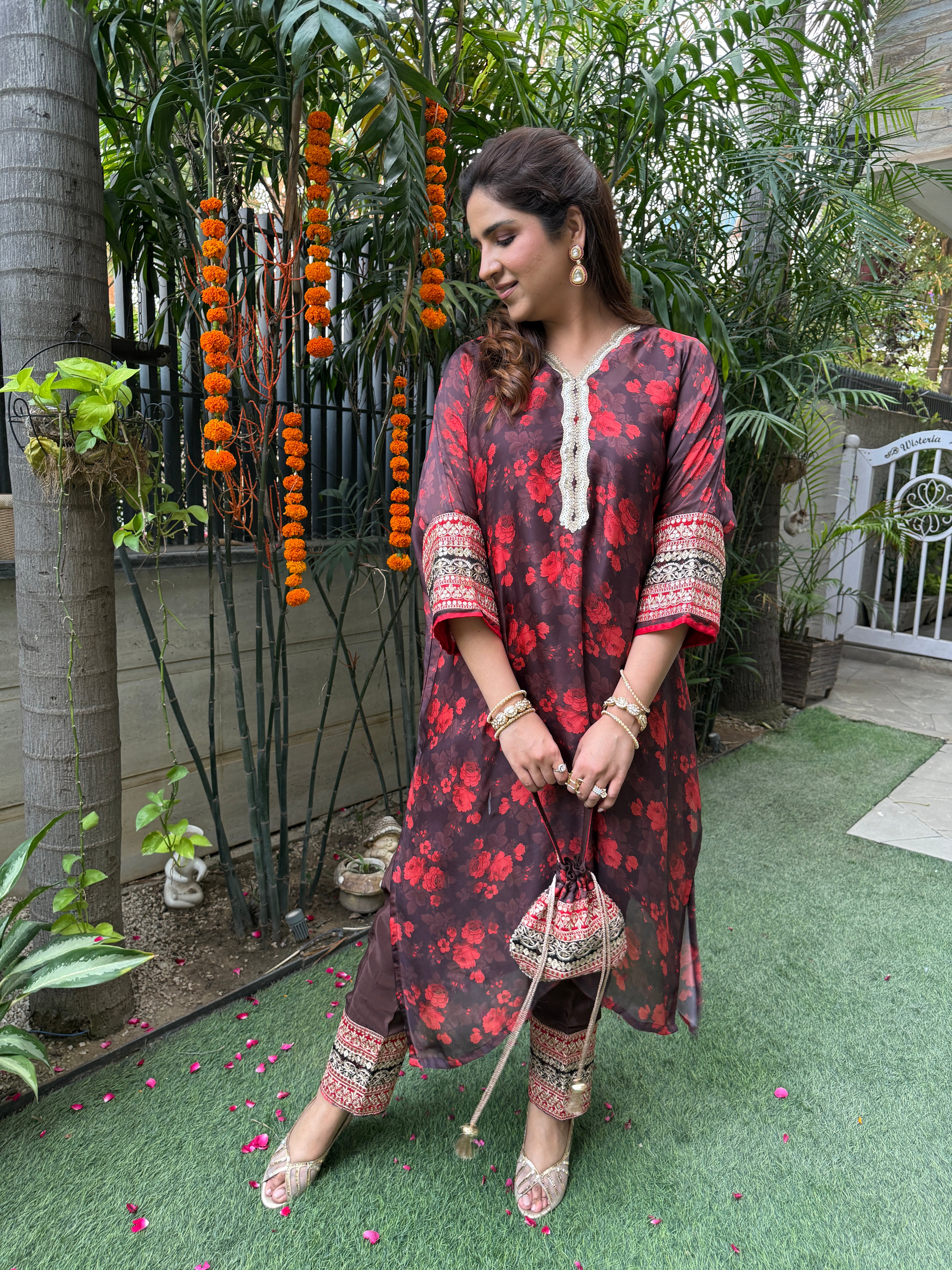 FLORAL RED CHOCOLATE SET