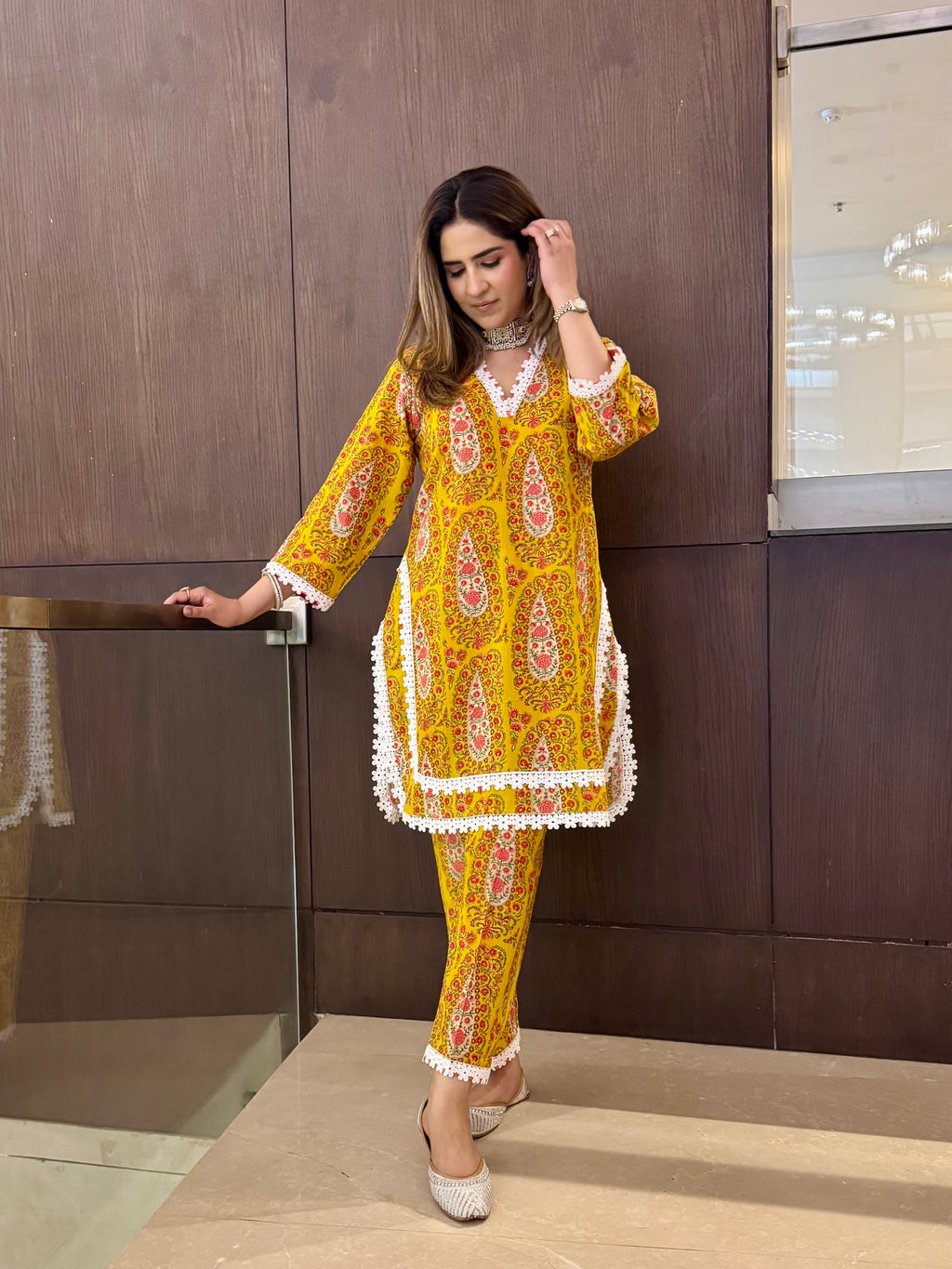 YELLOW PAISLEY LACE SET