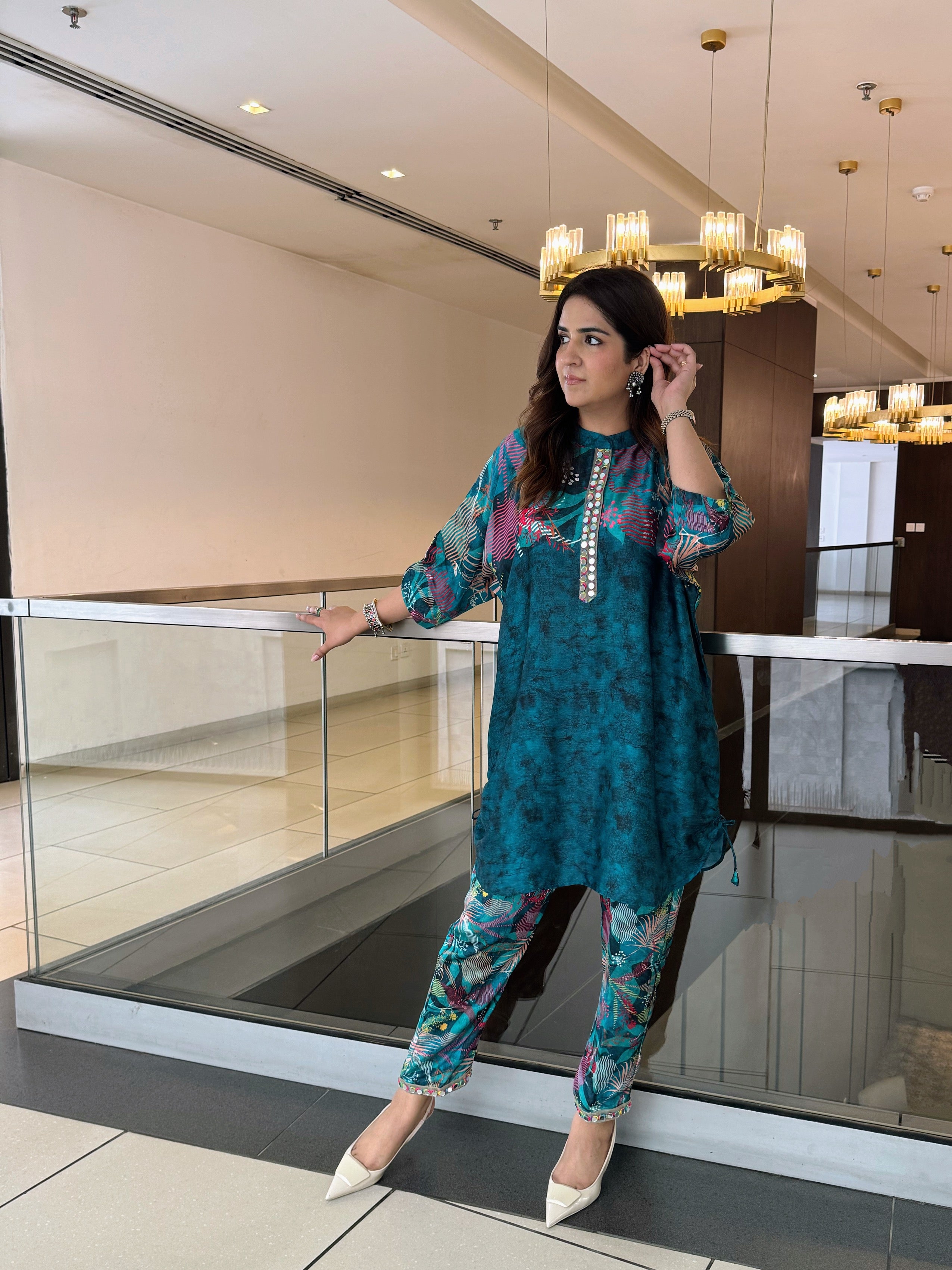 TEAL GREEN TROPICAL PRINT