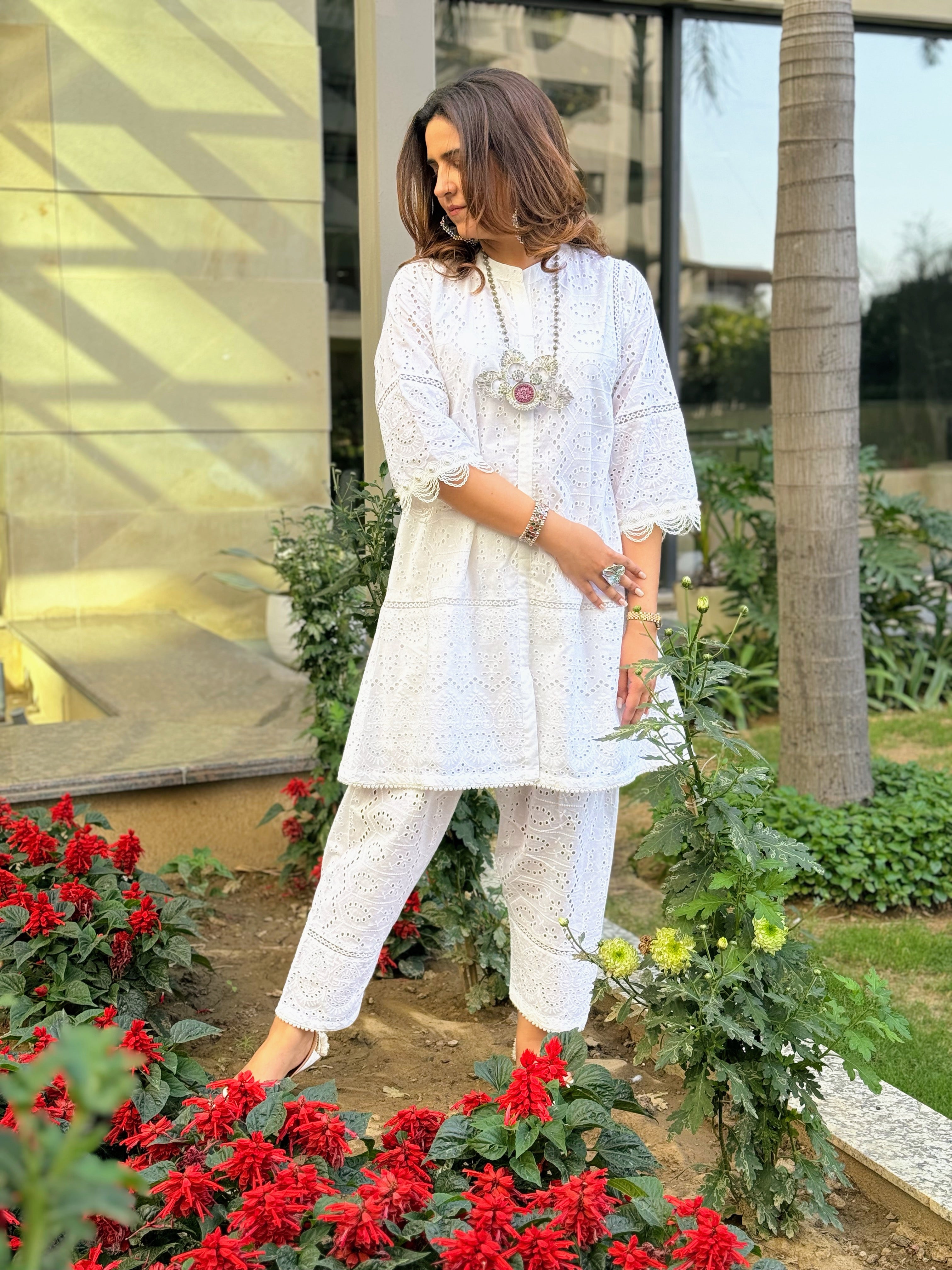 WHITE CHIKAN PEARL SET