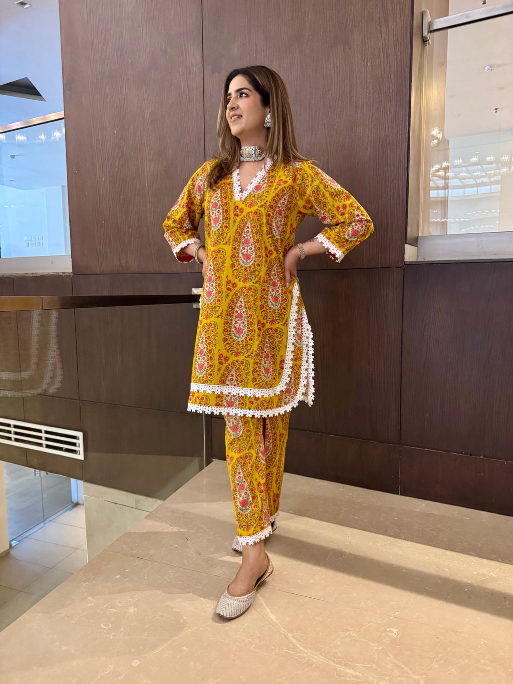 YELLOW PAISLEY LACE SET
