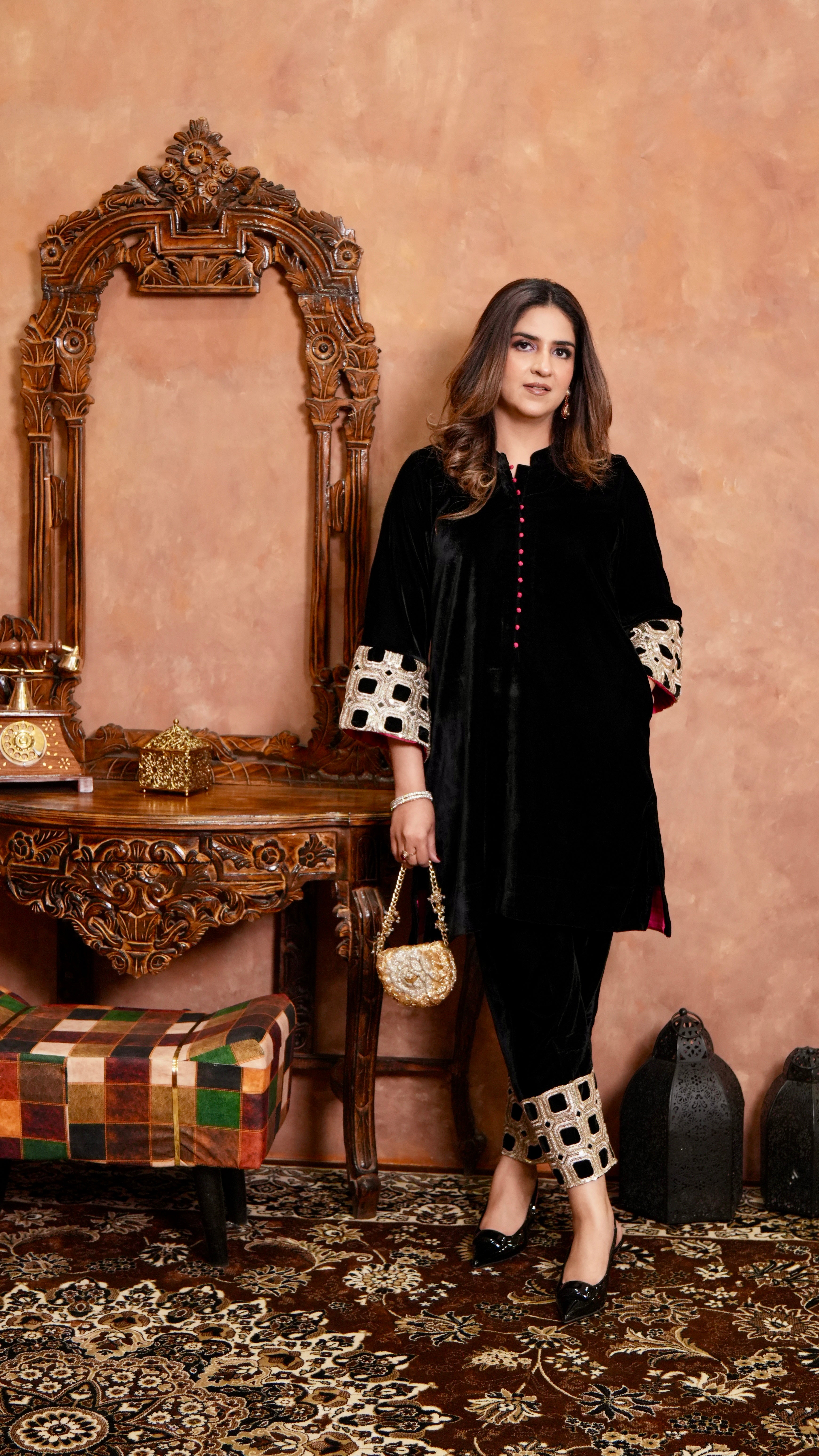 BLACK VELVET GOLD CUTWORK