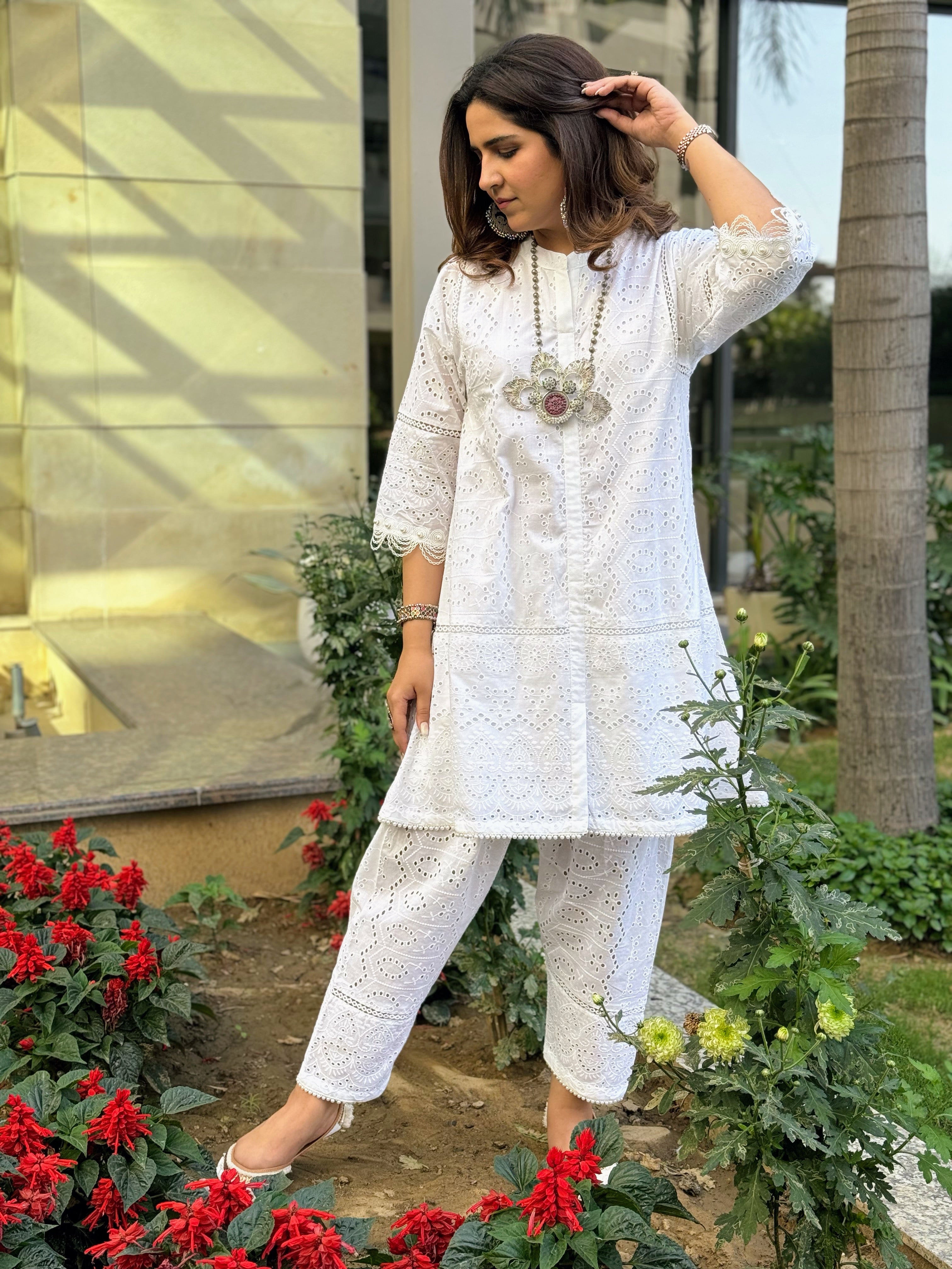 WHITE CHIKAN PEARL SET