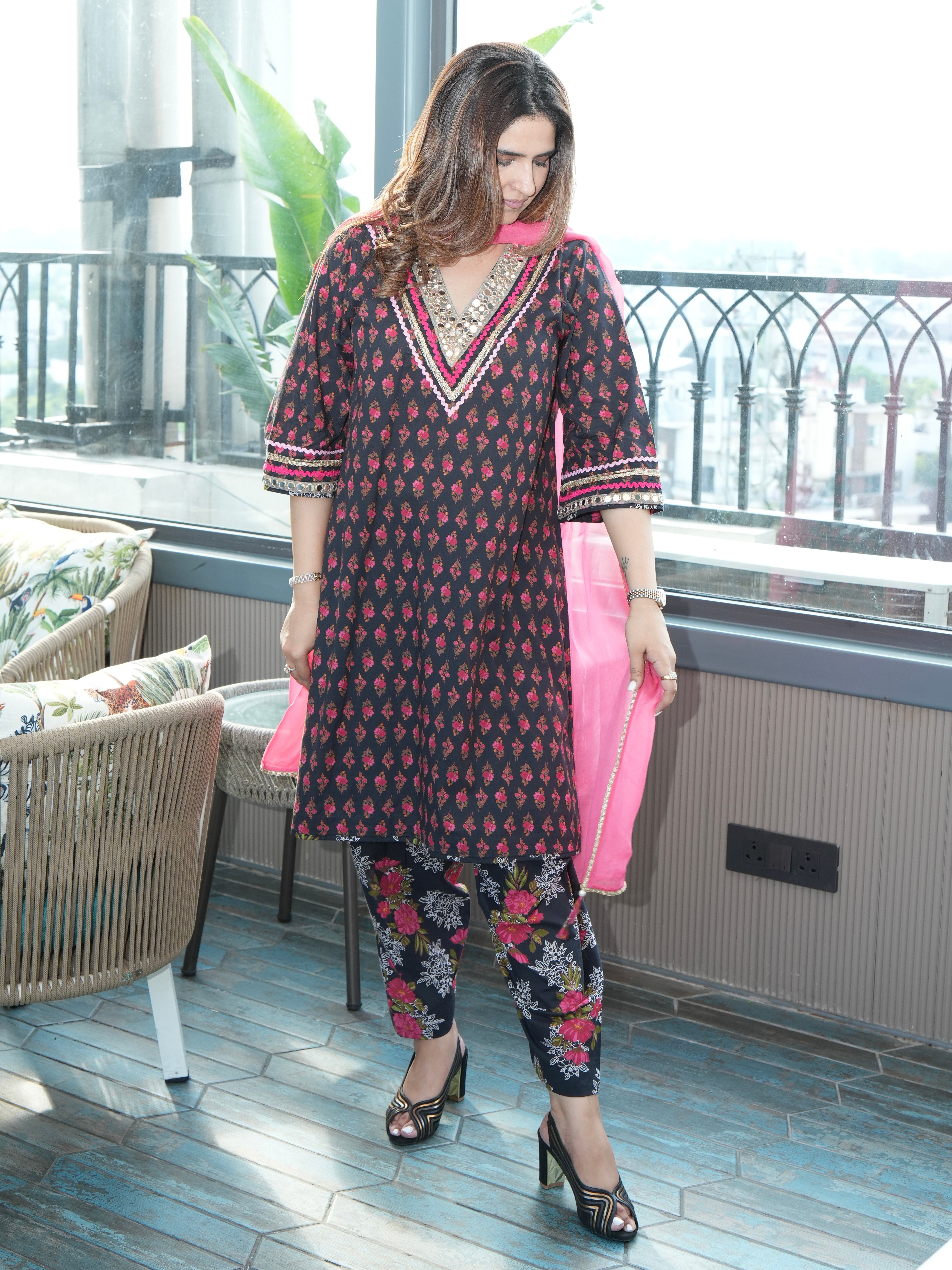 BLACK PINK DUPATTA SET