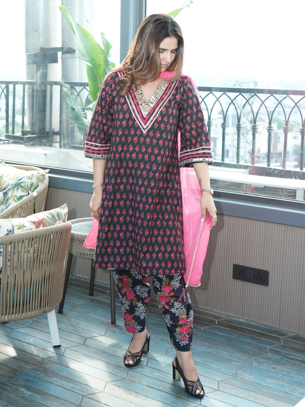 BLACK PINK DUPATTA SET