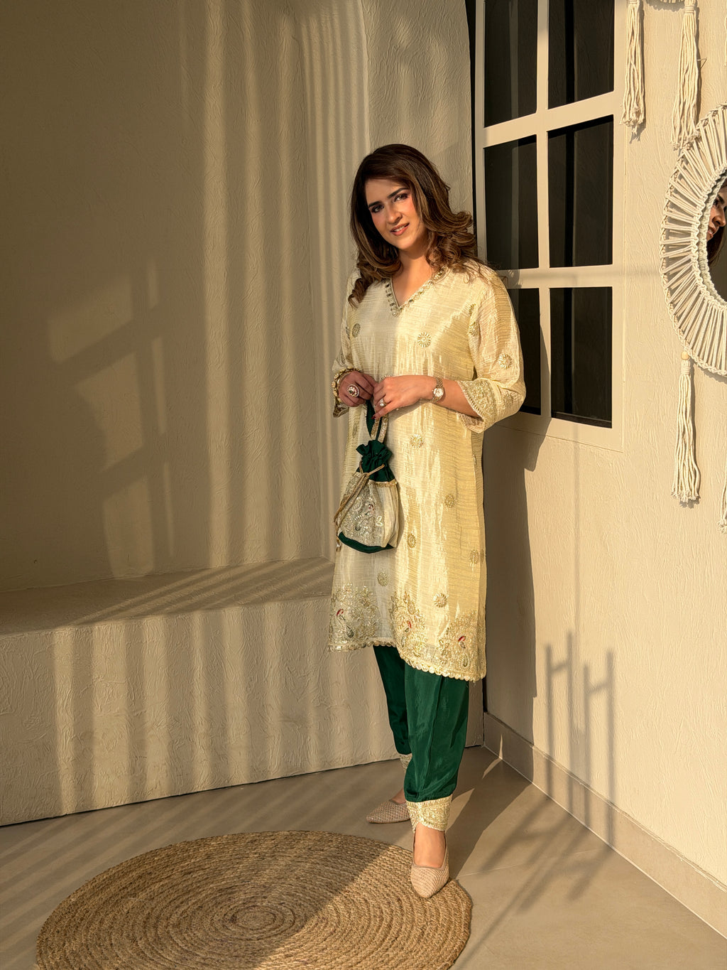 IVORY&GREEN EMBROIDERED SET