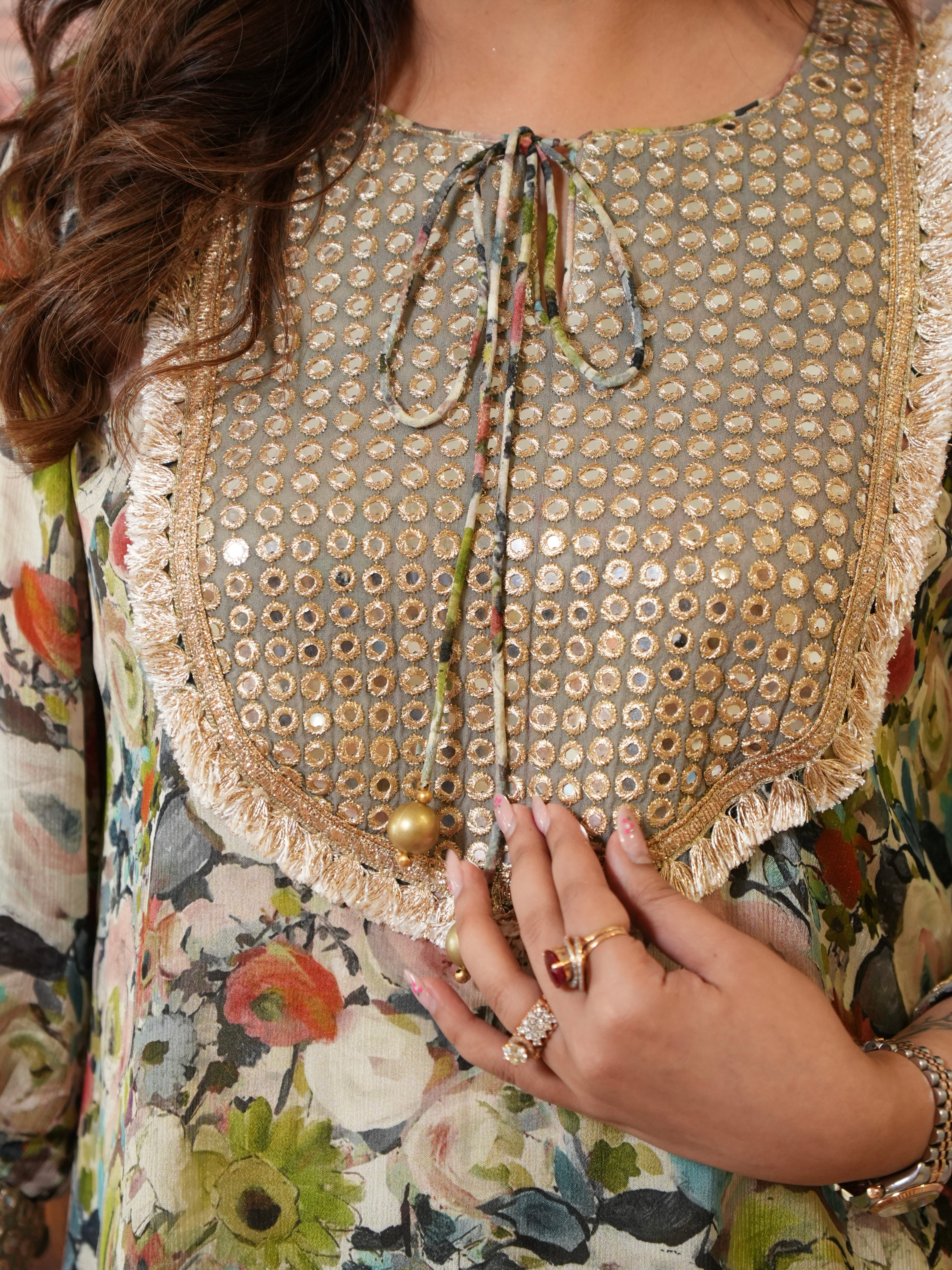 PRINTED MIRROR NECKLINE SET