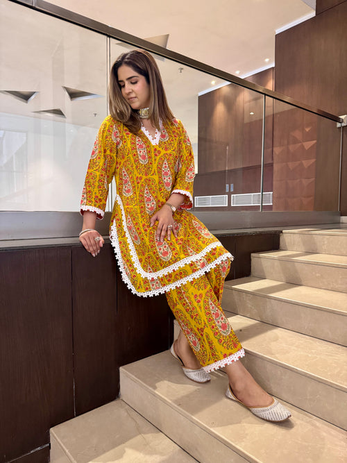 YELLOW PAISLEY LACE SET