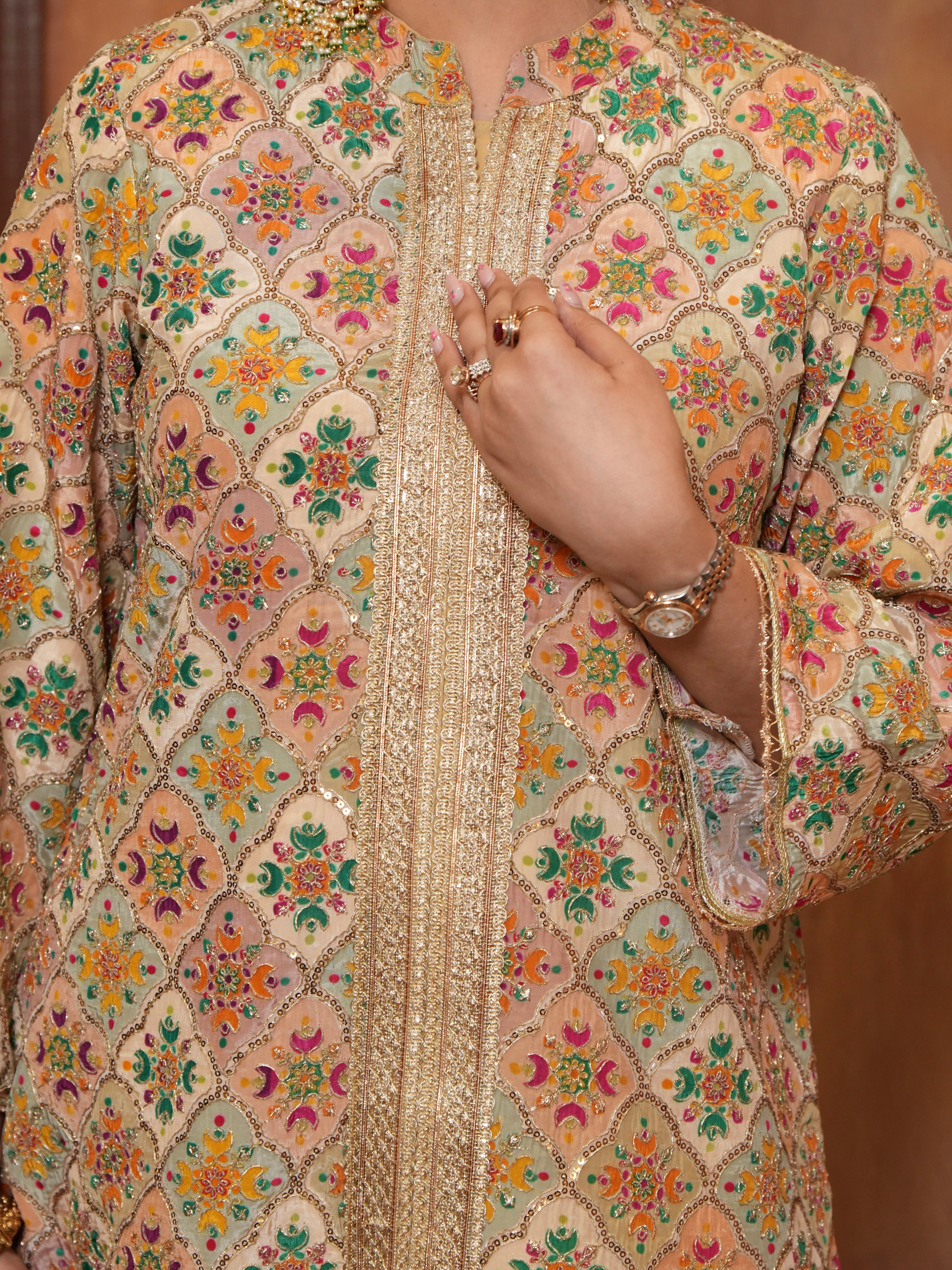 GOLDEN EMBROIDERED SET