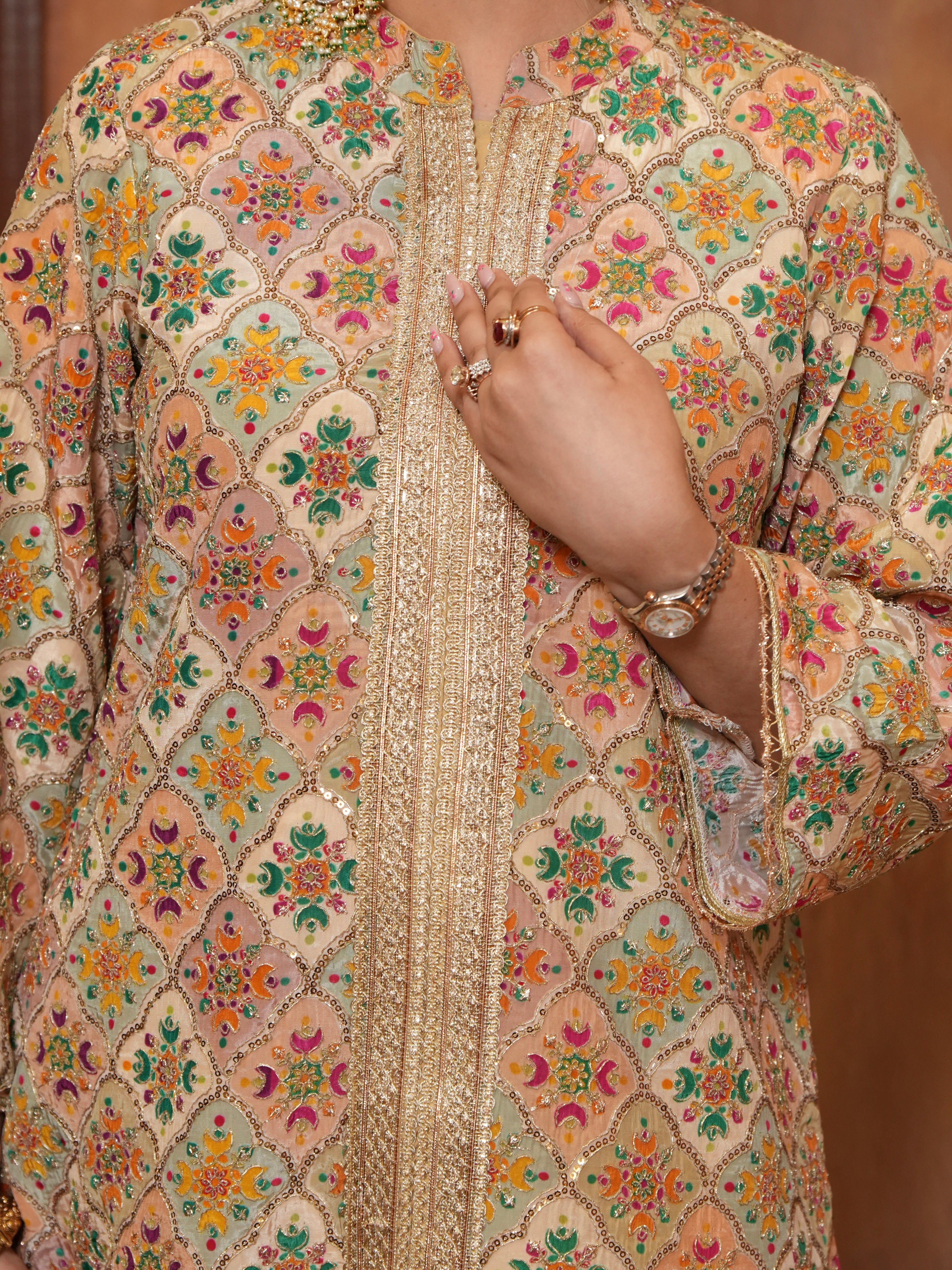 GOLDEN EMBROIDERED SET