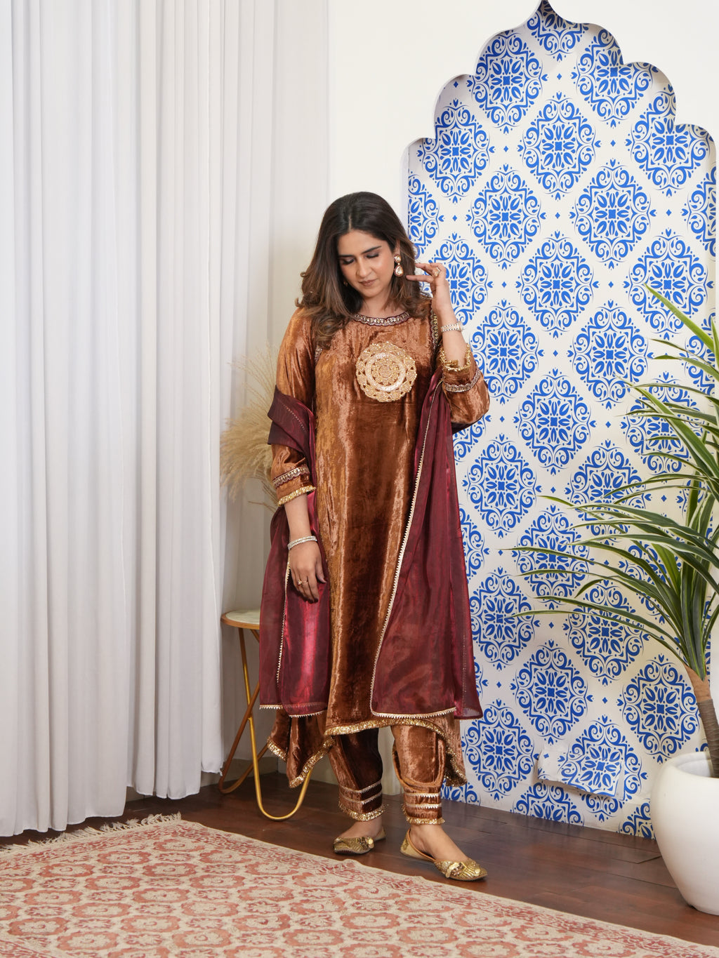 BROWN GOLD VELVET WINE DUPPATA