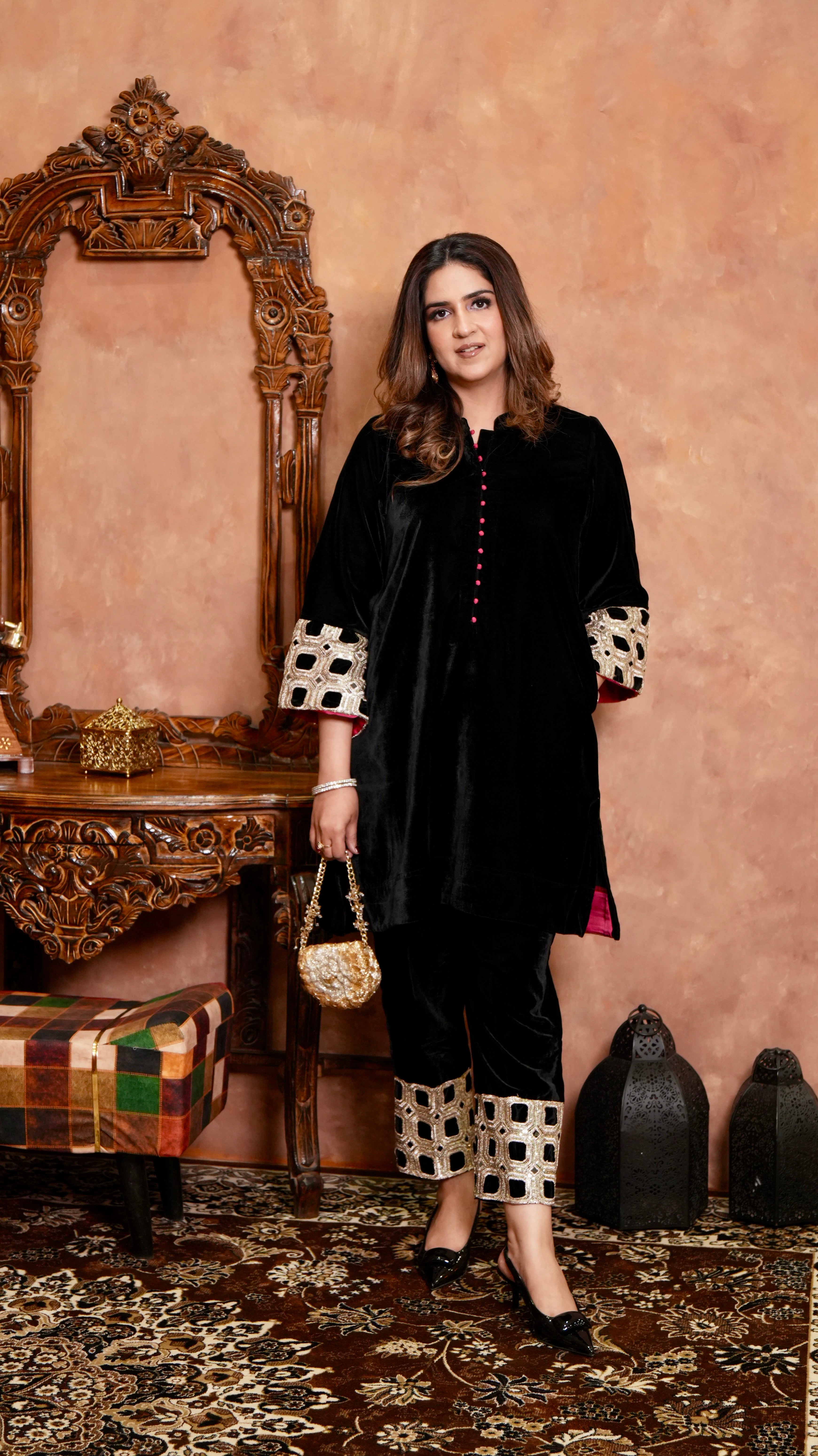 BLACK VELVET GOLD CUTWORK