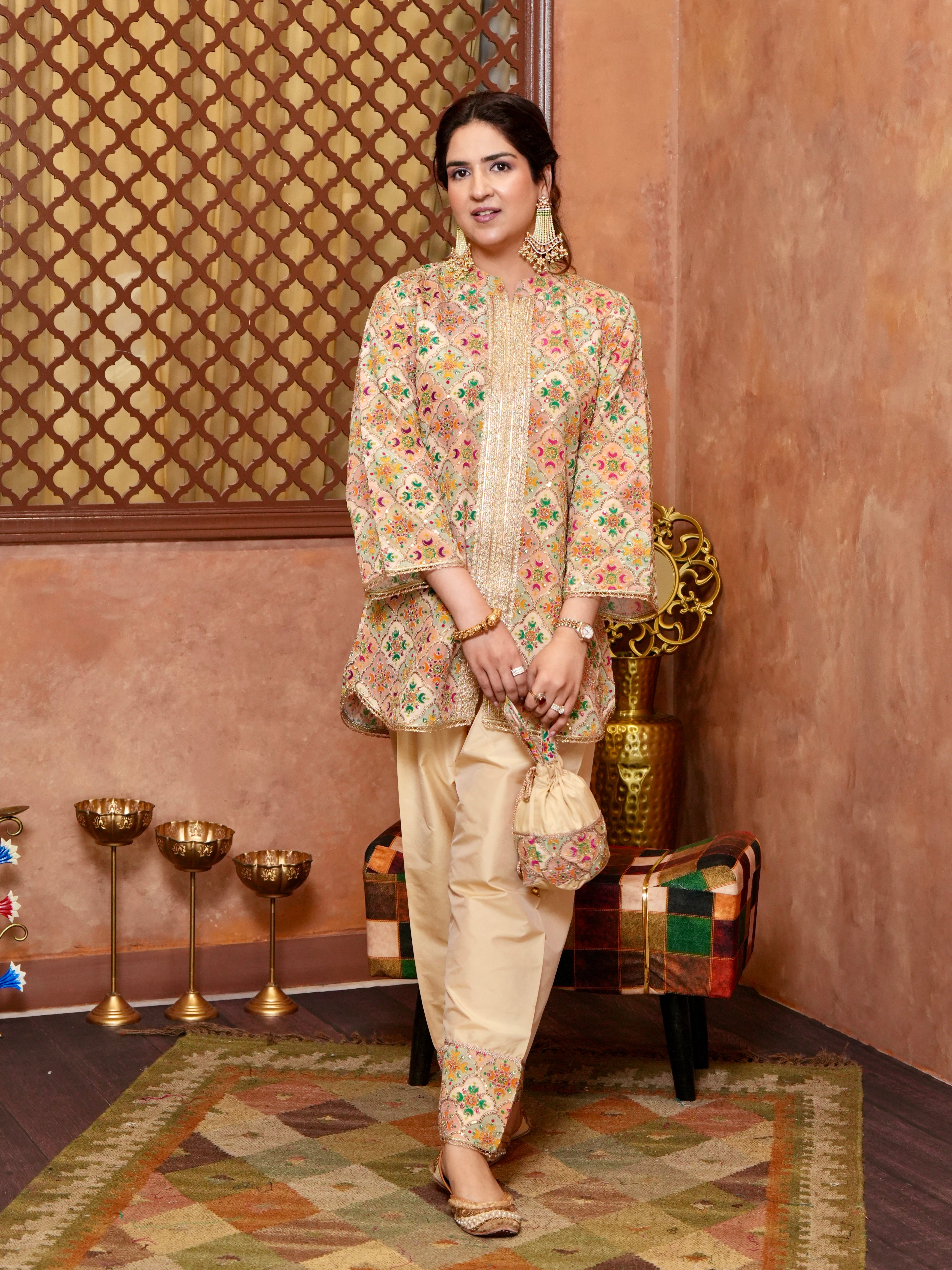 GOLDEN EMBROIDERED SET