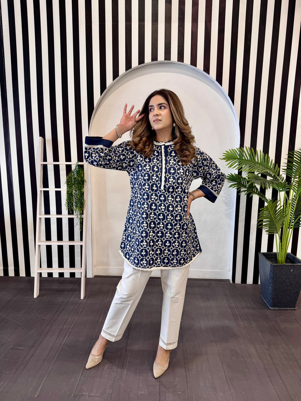 DENIM EMBROIDERED SET