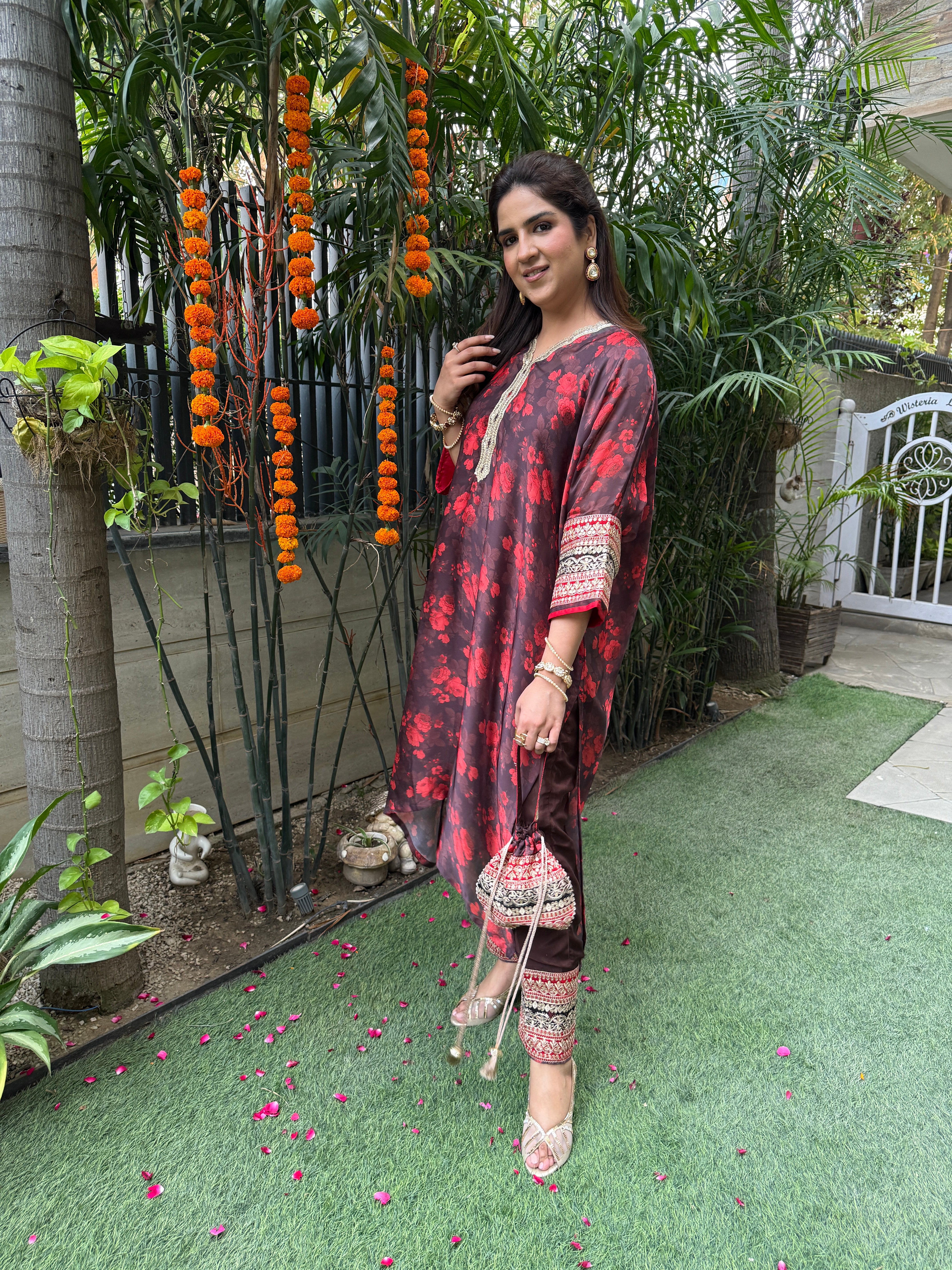 FLORAL RED CHOCOLATE SET