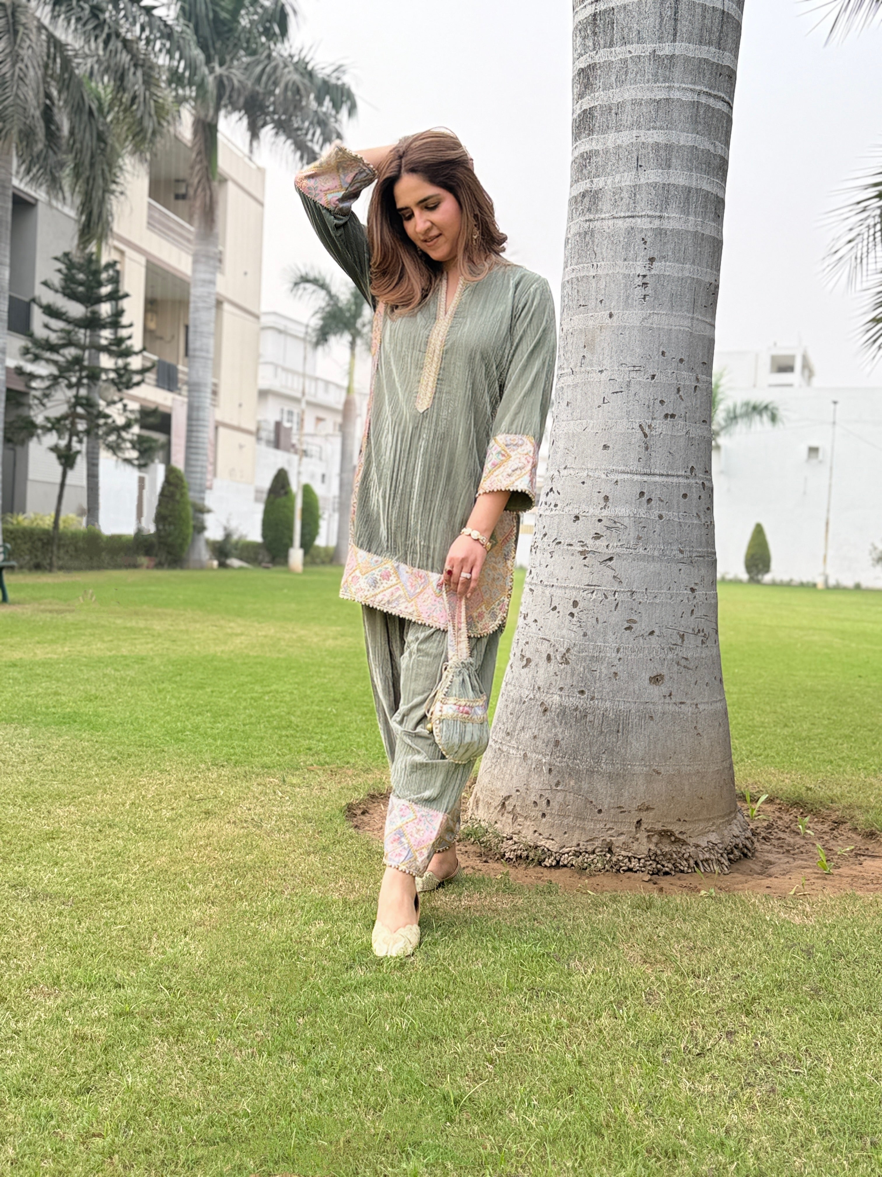 SAGE GREEN CRUSH VELVET SET