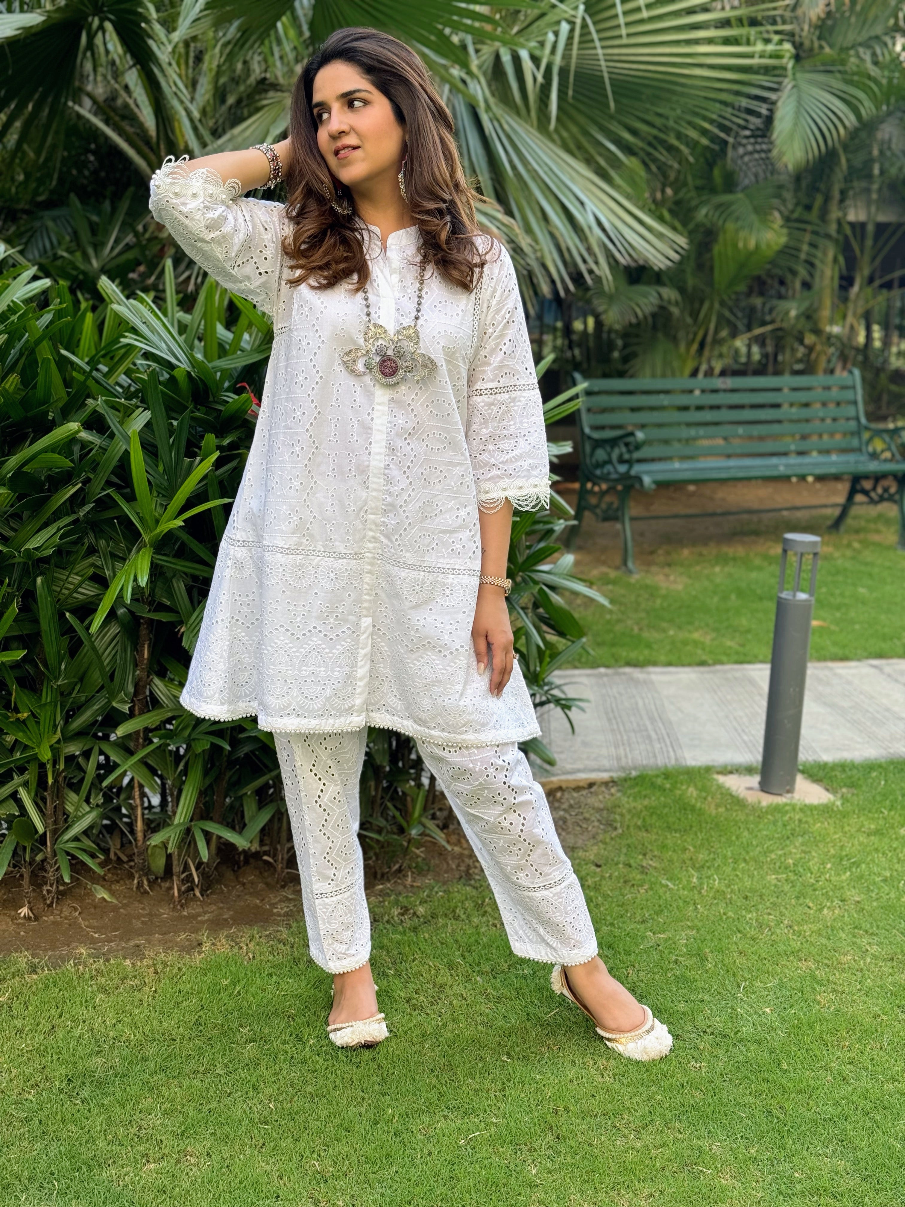 WHITE CHIKAN PEARL SET