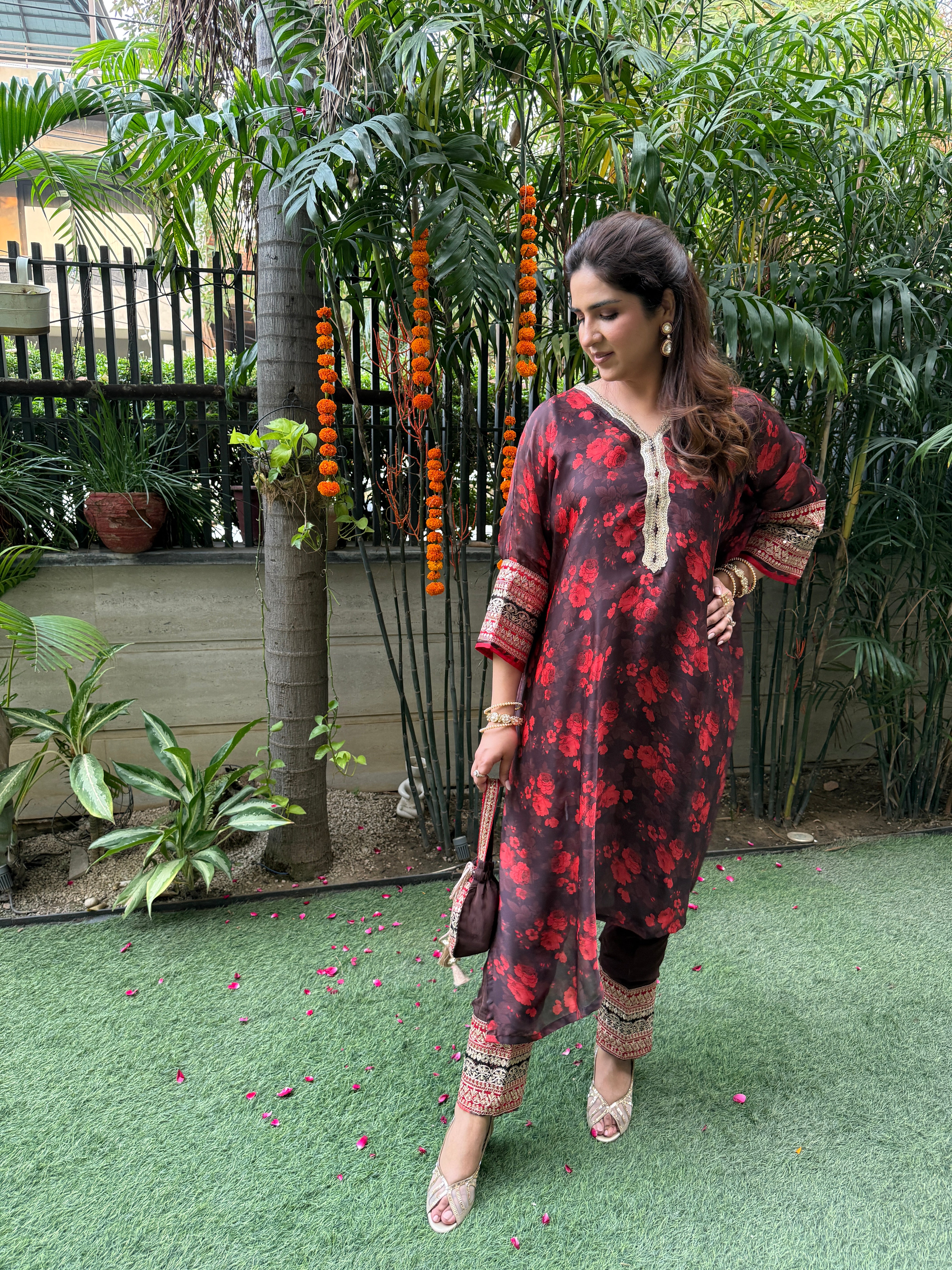 FLORAL RED CHOCOLATE SET