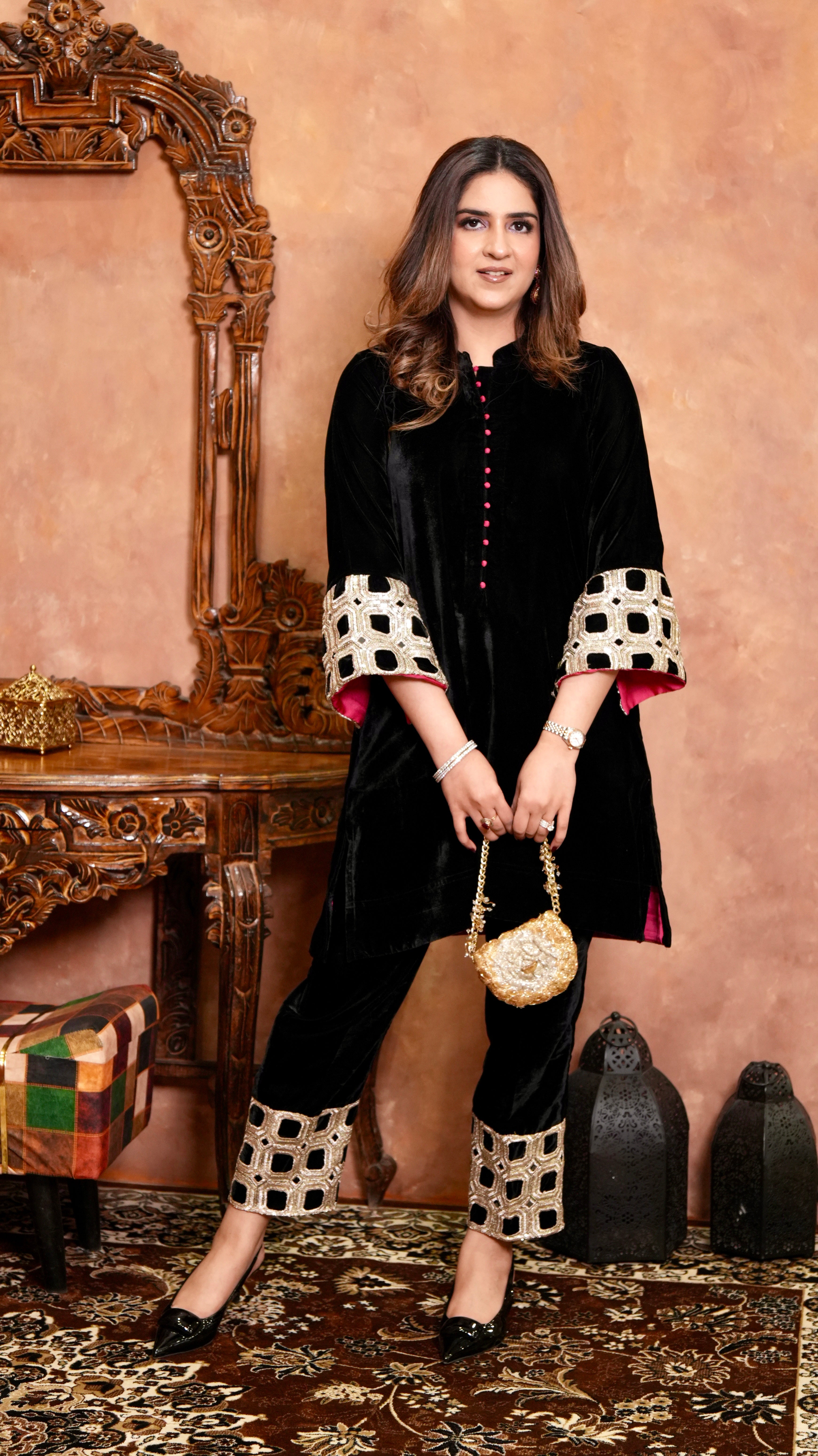 BLACK VELVET GOLD CUTWORK