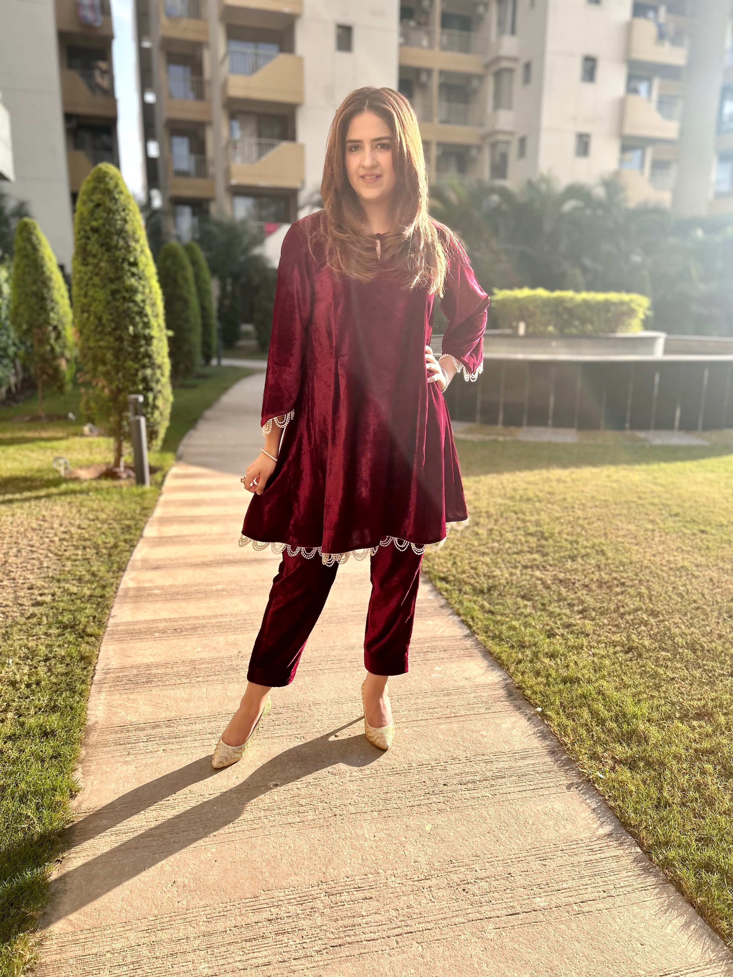 MAROON PEARL HANGING SET