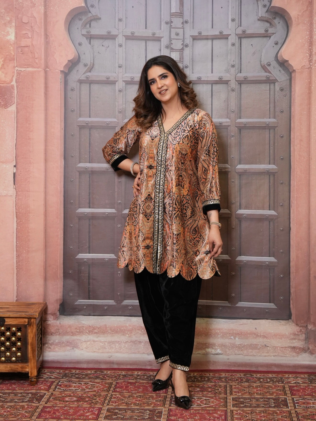 BLACK VELVET PAISLEY