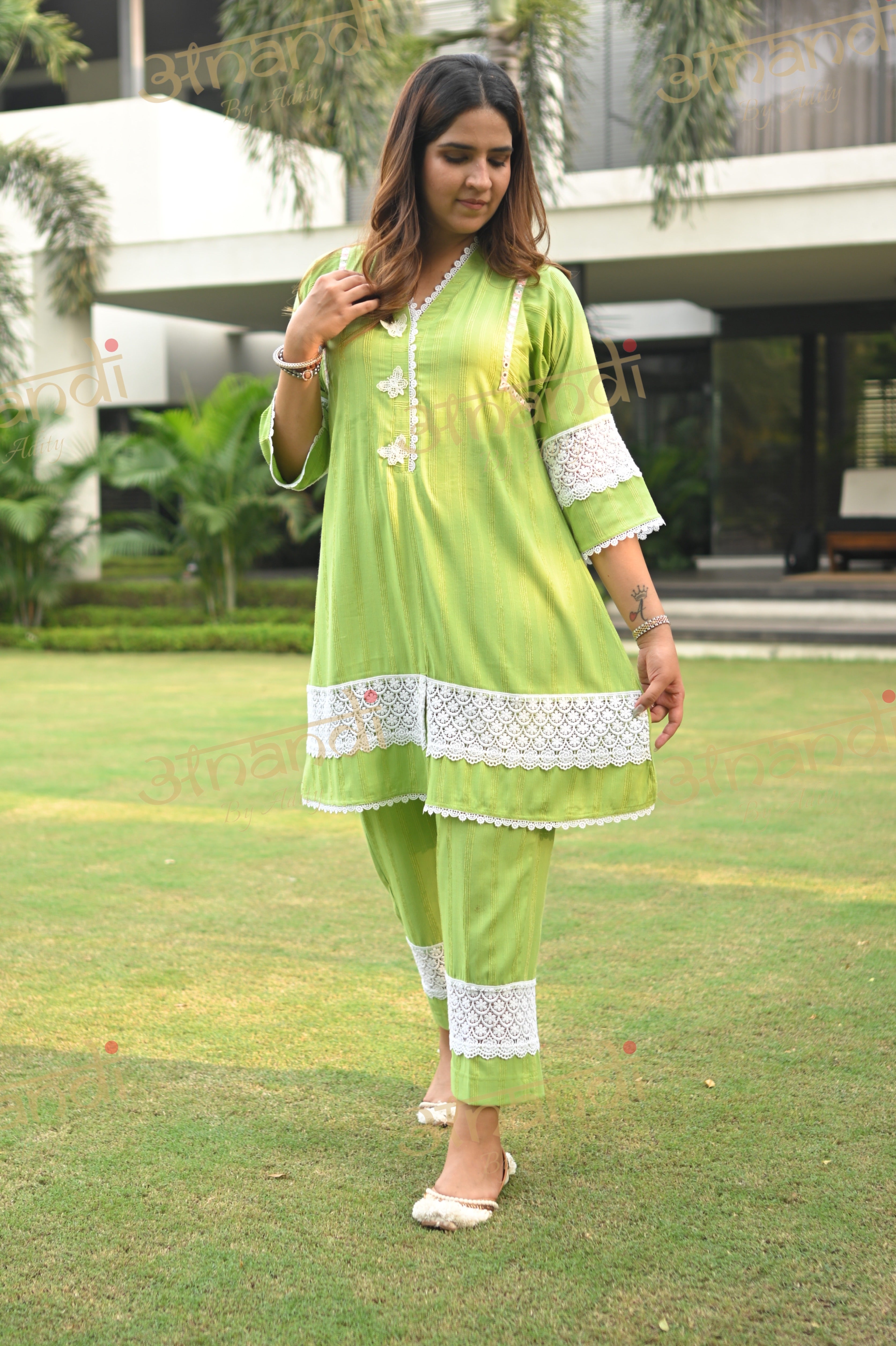 SOFT LIME GREEN WITH LACES SET