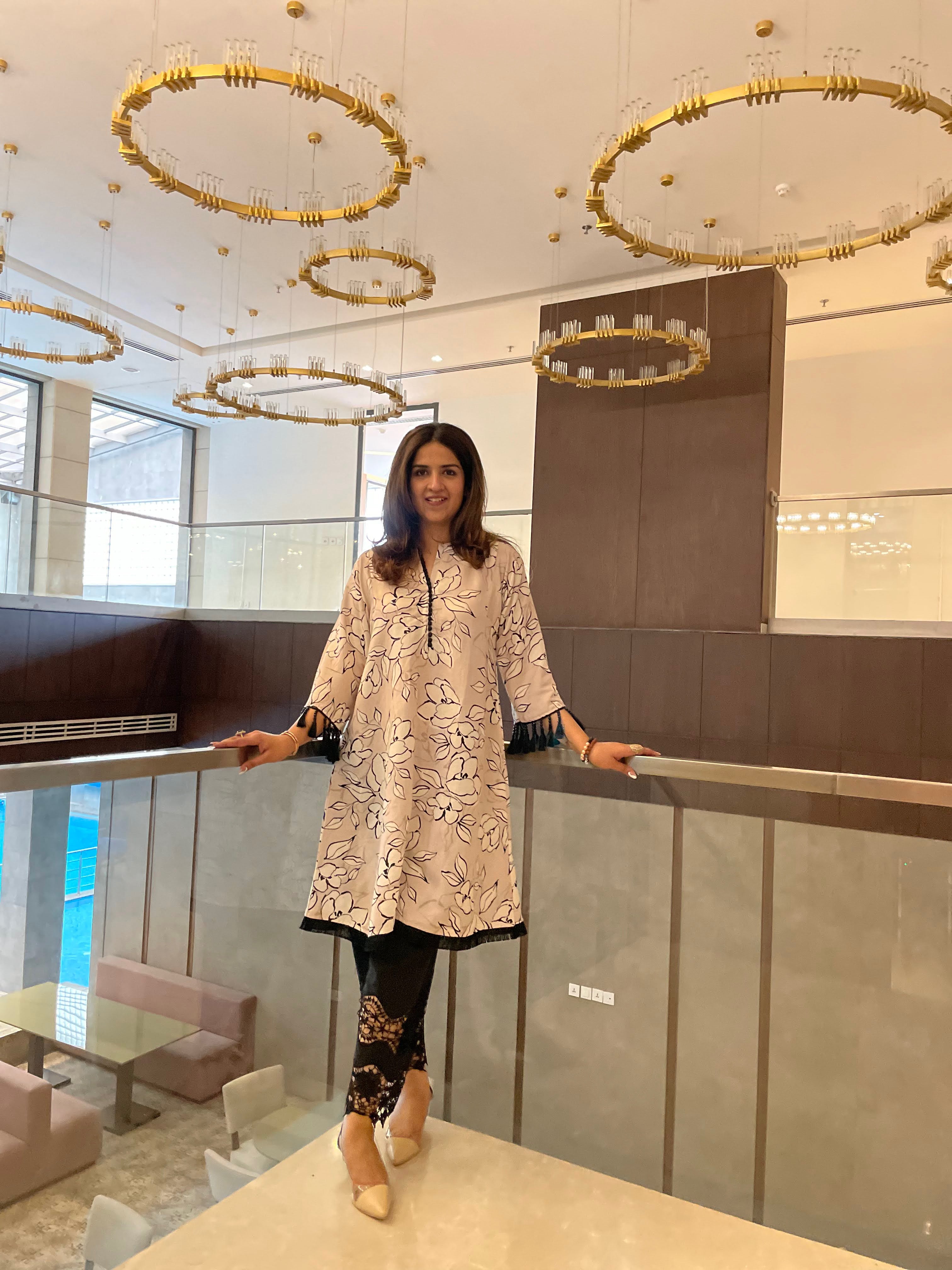 BEIGE BLACK FLORAL SET